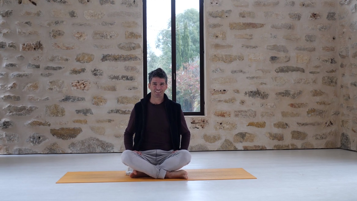 להתחבר מחדש לנשימה עם אימון פראניאמה- הדרכה לסדרה